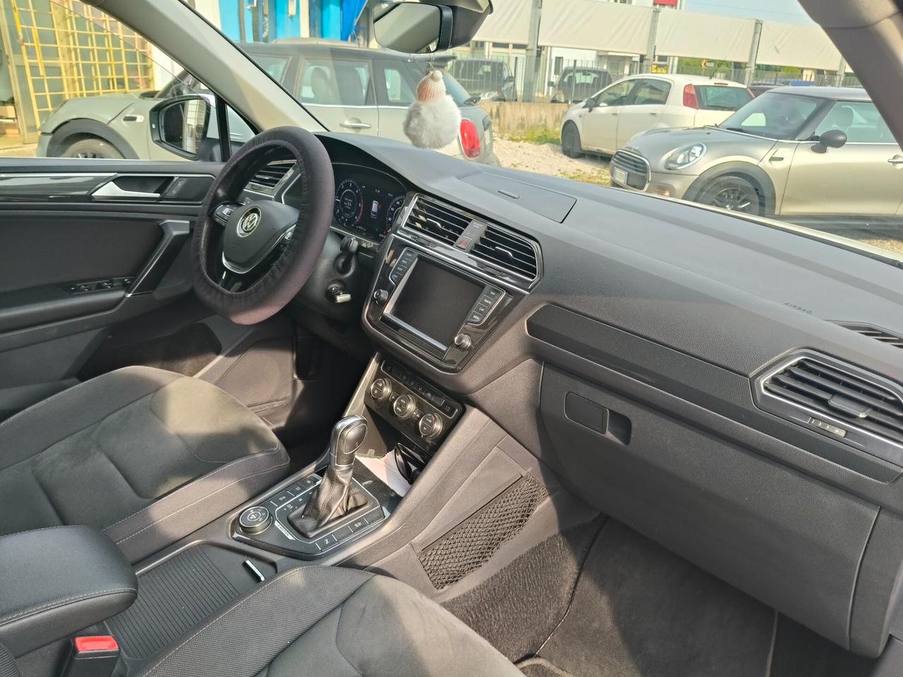 Volkswagen Tiguan 2.0 TDI SCR DSG 4MOTION Business BMT