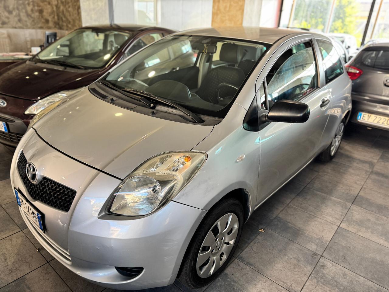 Toyota Yaris 1.0 3 porte Sol