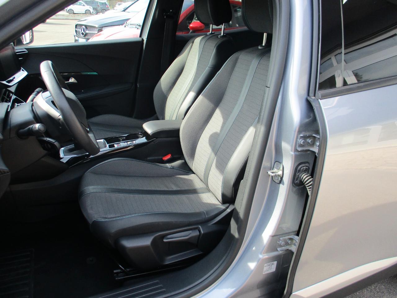Peugeot 2008 PureTech 130 S&S Allure Pack