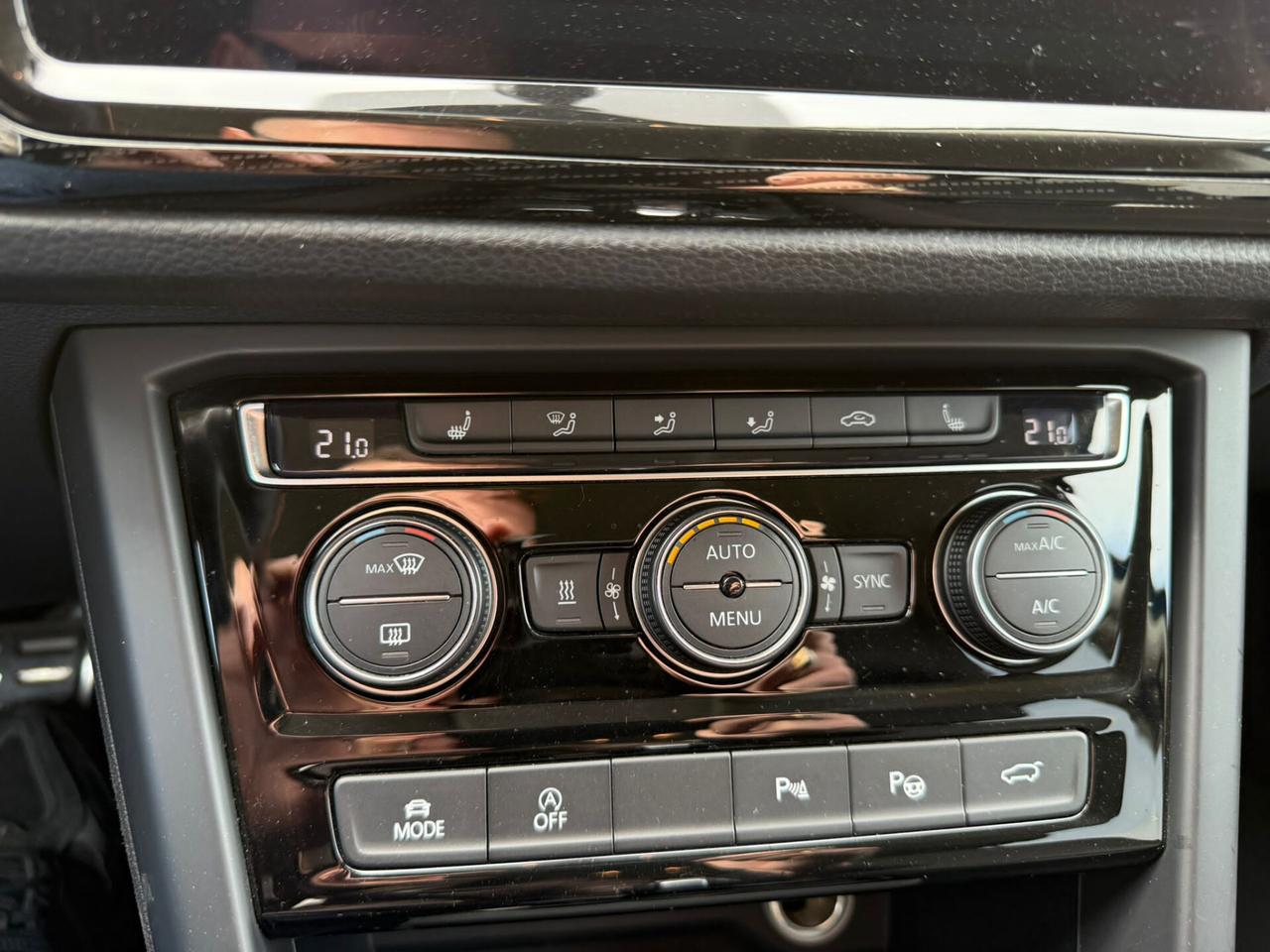 Volkswagen Touran 1.4 TSI ACT DSG Business Technology