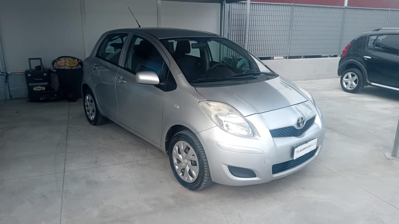 Toyota Yaris 1.0 5 porte Sol