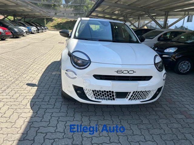 FIAT 600 Hybrid 110 CV DCT MHEV ICON SPECIALE KM0