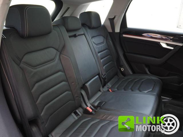 VOLKSWAGEN Touareg 3.0 V6 TDI 286 CV R-LINE