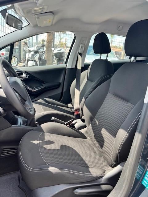 Peugeot 208 PureTech 82 5 porte Allure