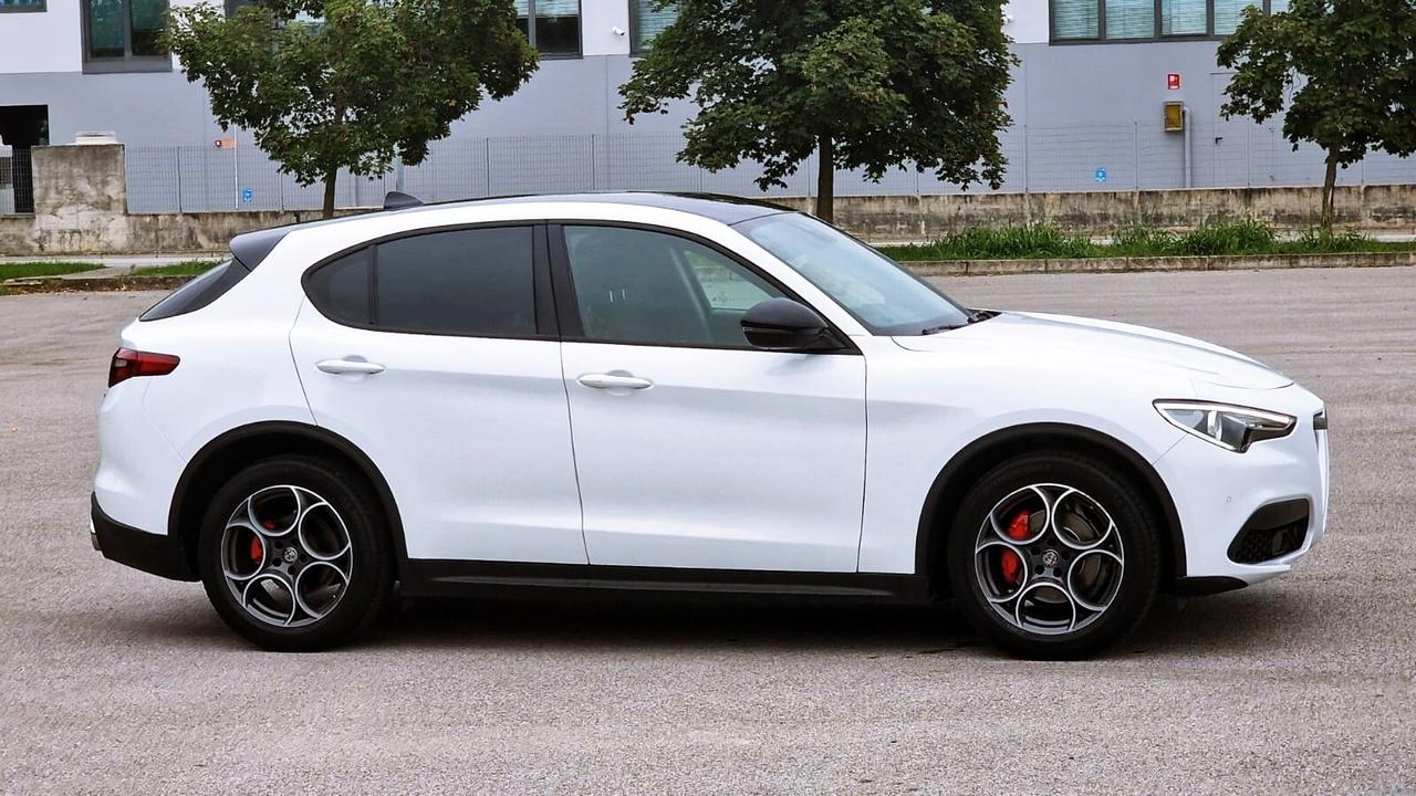 Alfa Romeo Stelvio 2.2 160 CV AT8 RWD