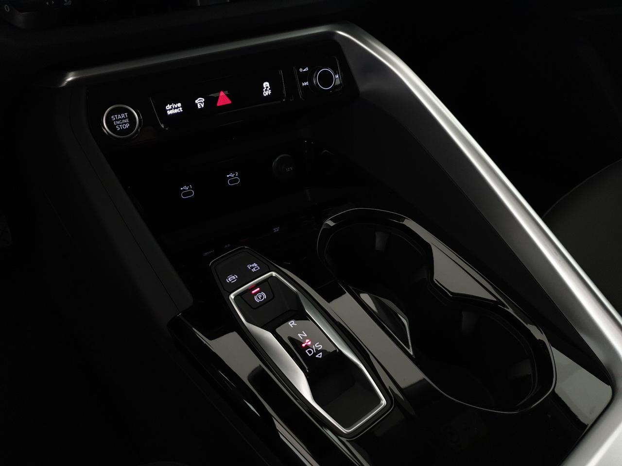 2.0e-hybrid 299CV quattro S tronic Business