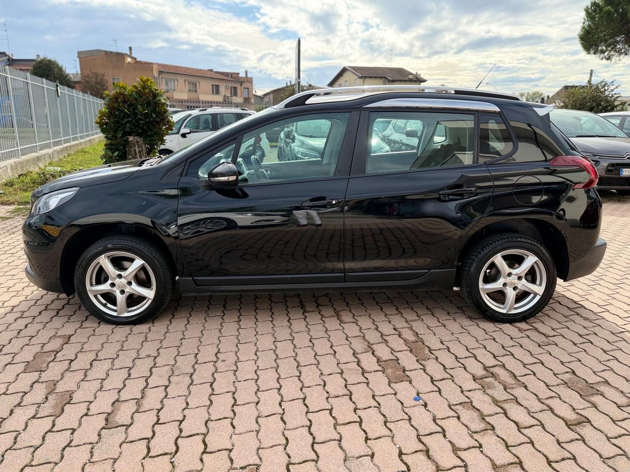 Peugeot 2008 BlueHDi 100 S&S Black Matt
