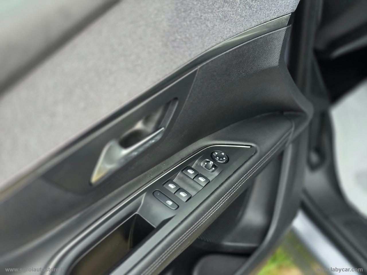 PEUGEOT 5008 BlueHDi 130 S&S EAT8 Allure