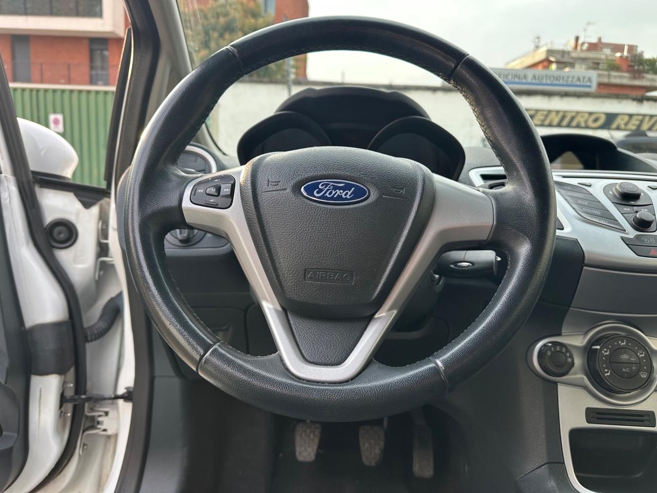 Ford Fiesta Ikon 1.2 60CV 5 porte - ok neopatentati