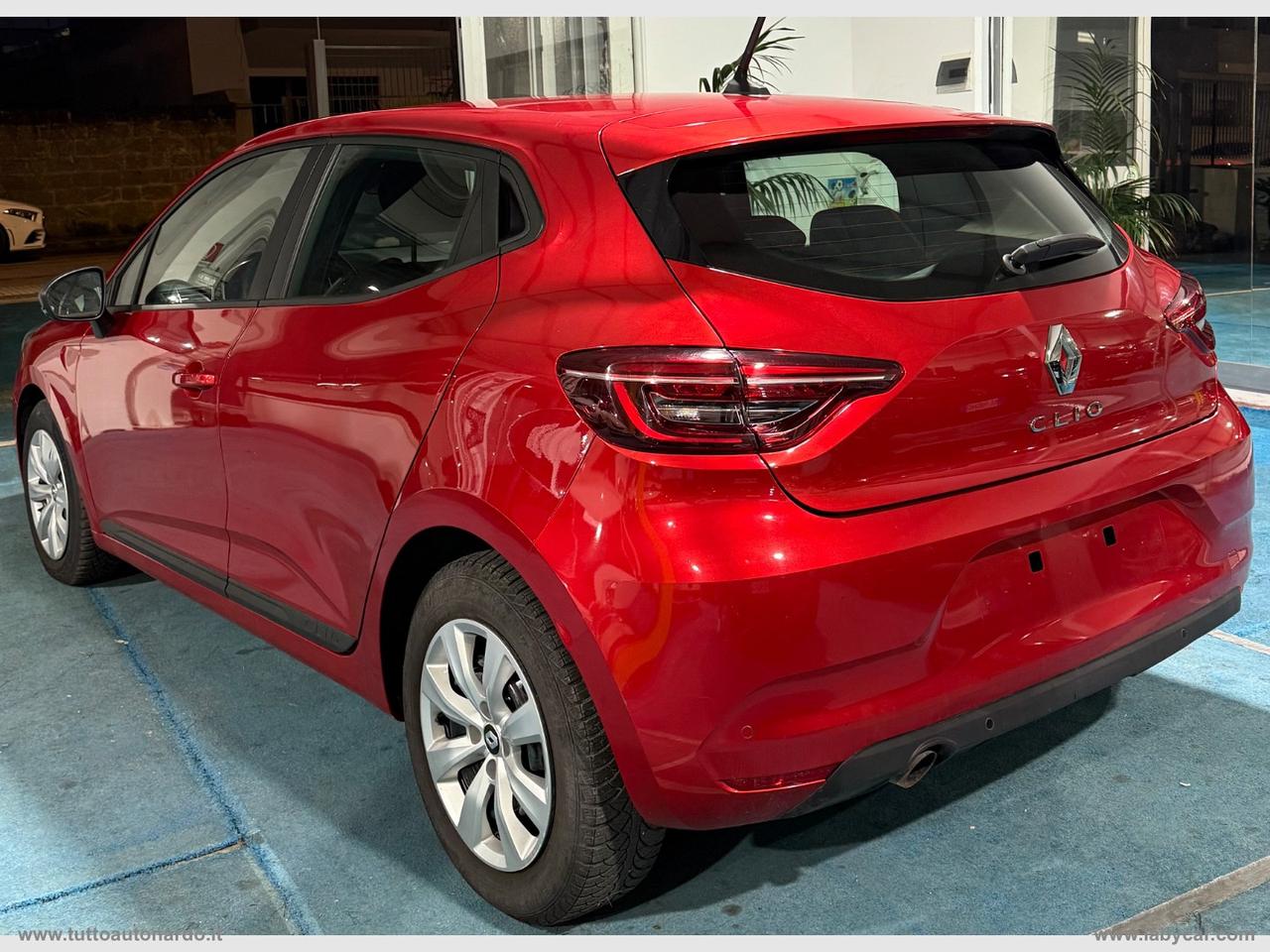 RENAULT Clio dCi 8V 90CV 5p. Moschino Life