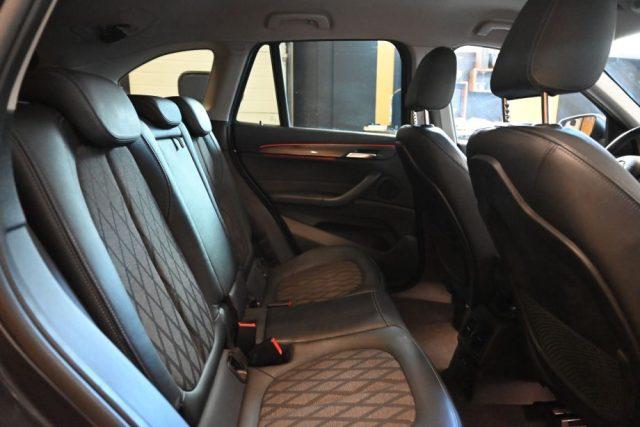 BMW X1 SDRIVE 18d SPORT BLACKLINE AUT.NAVI LED18"TEL FULL
