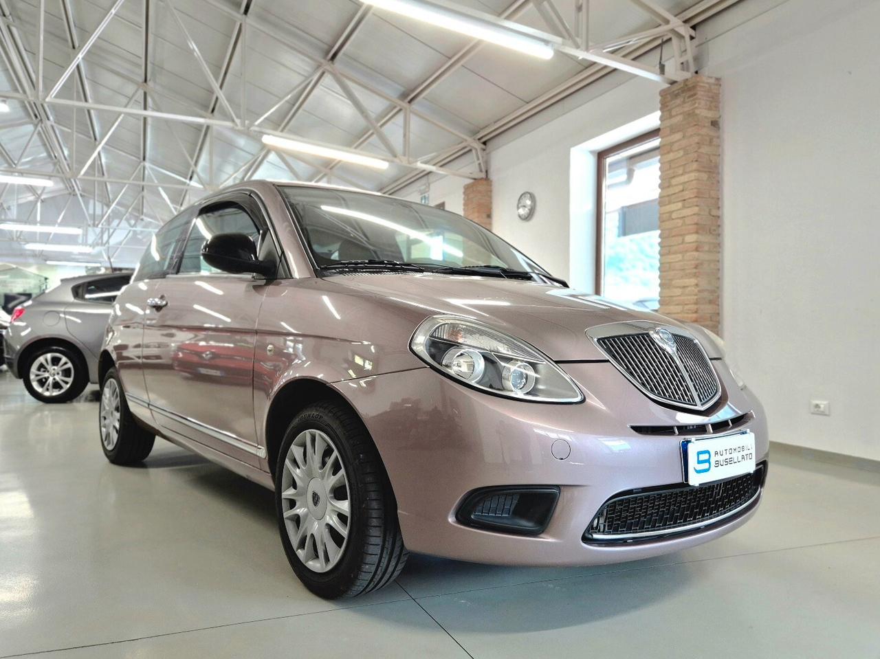 Lancia Ypsilon 1.2 69 CV Unyca