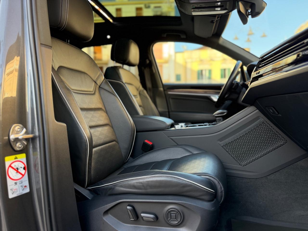 VOLKSWAGEN TOUAREG 3.0 V6 EHYBRID 340 CV PLUG-IN HYBRID