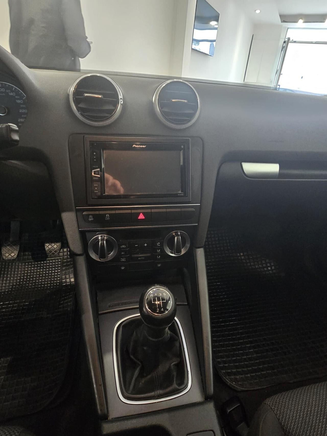 Audi A3 1.6 TDI 105 CV CR Ambiente