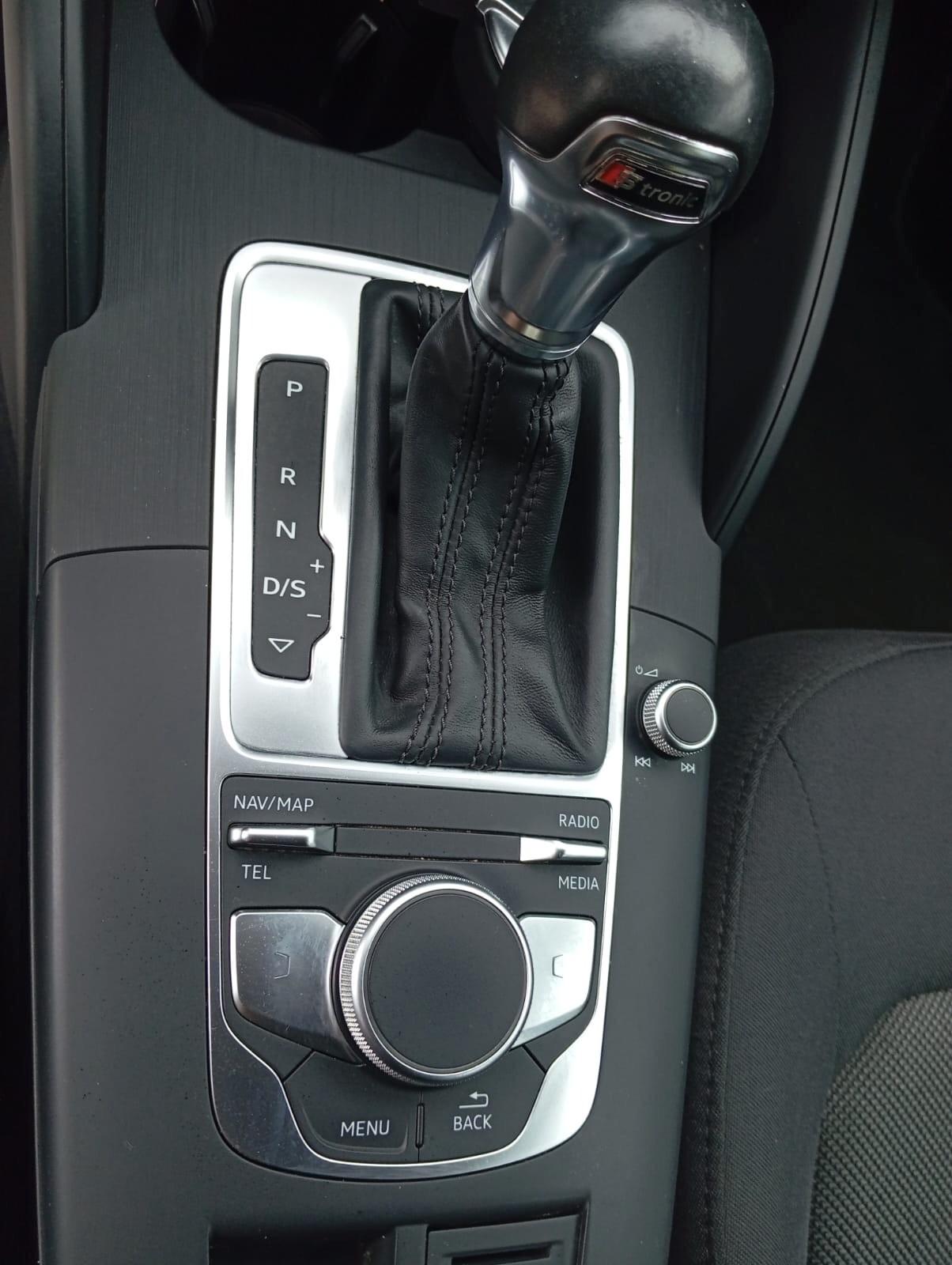 Audi A3 1.6 TDI 116 CV S tronic Business unipro km 98000