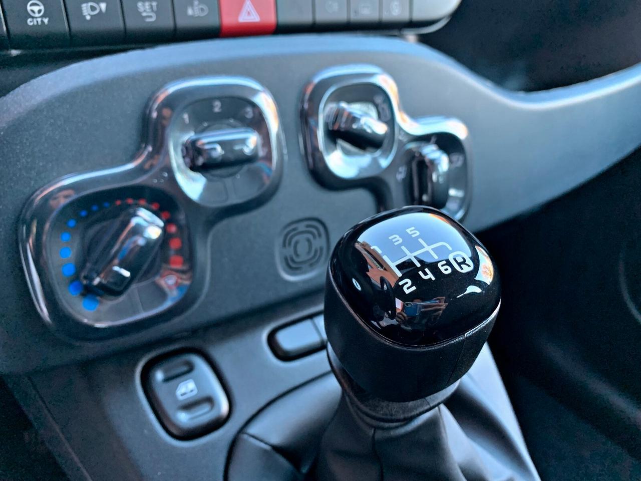 FIAT PANDA 1.0 benzina/ibrida Blu Italia KM 0