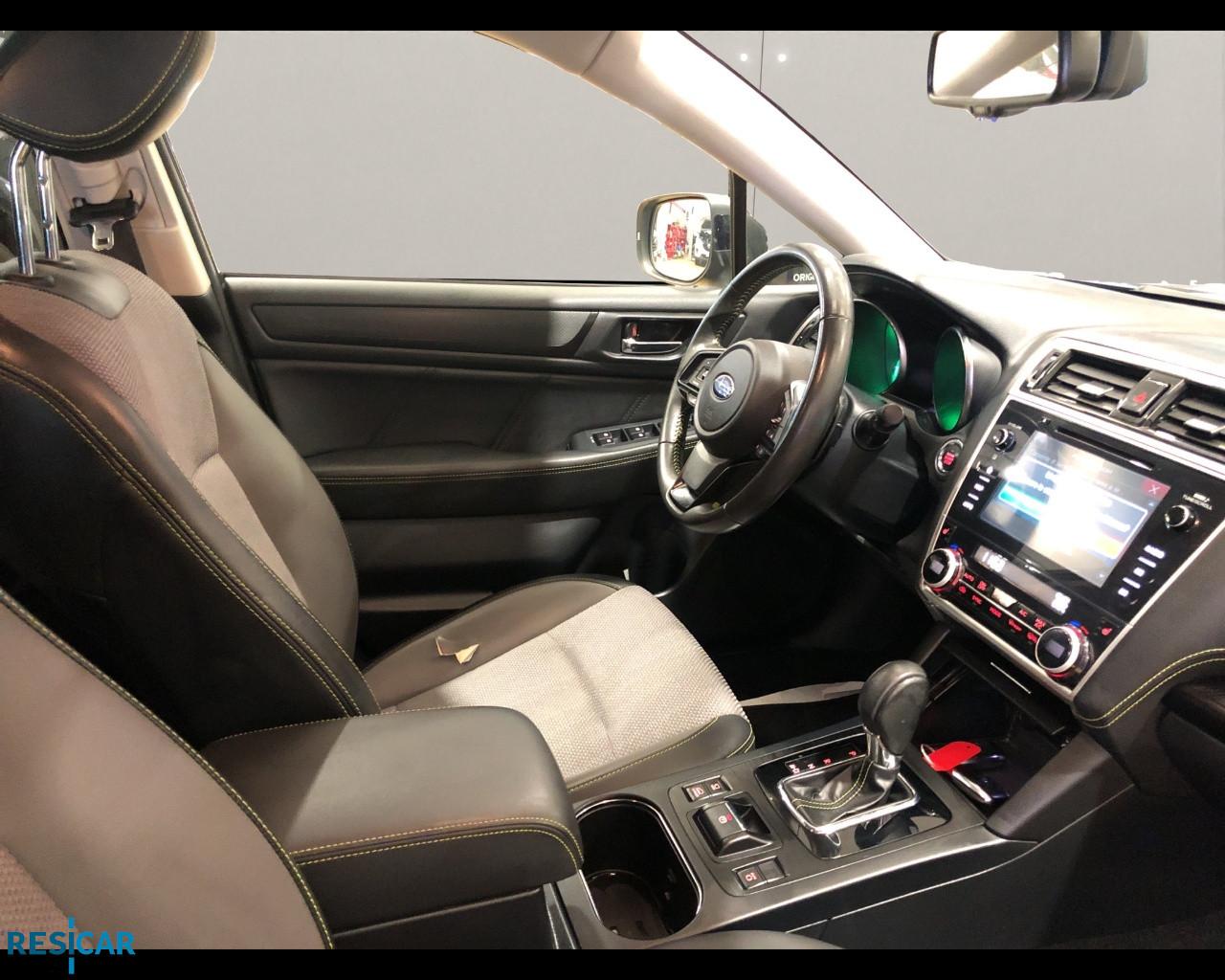 SUBARU Outback 2.5i Free lineartronic