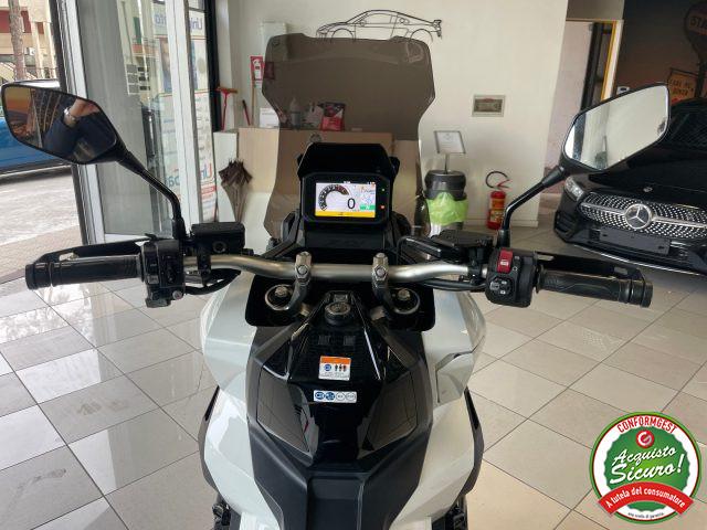 HONDA X-ADV 750 Special edition *3.900 Km