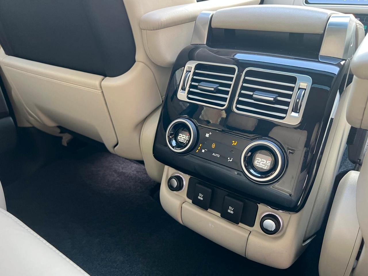 LAND ROVER RANGE ROVER VOGUE 3.0 V6 249CV 4X4 TETTO PELLE NAVI ANNO 2018