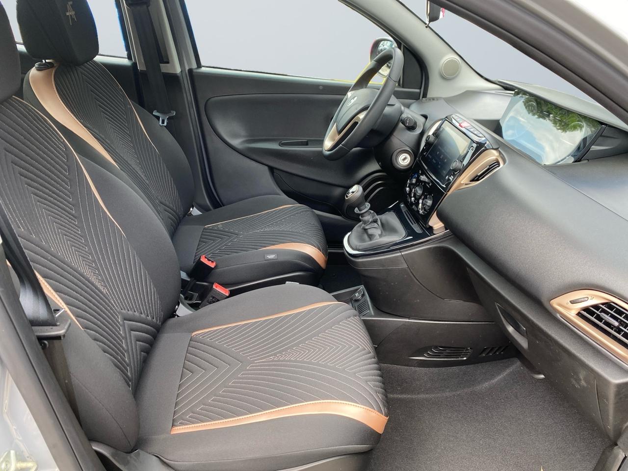 LANCIA Ypsilon III 2021 - Ypsilon 1.0 firefly hybrid Gold s&s 70cv