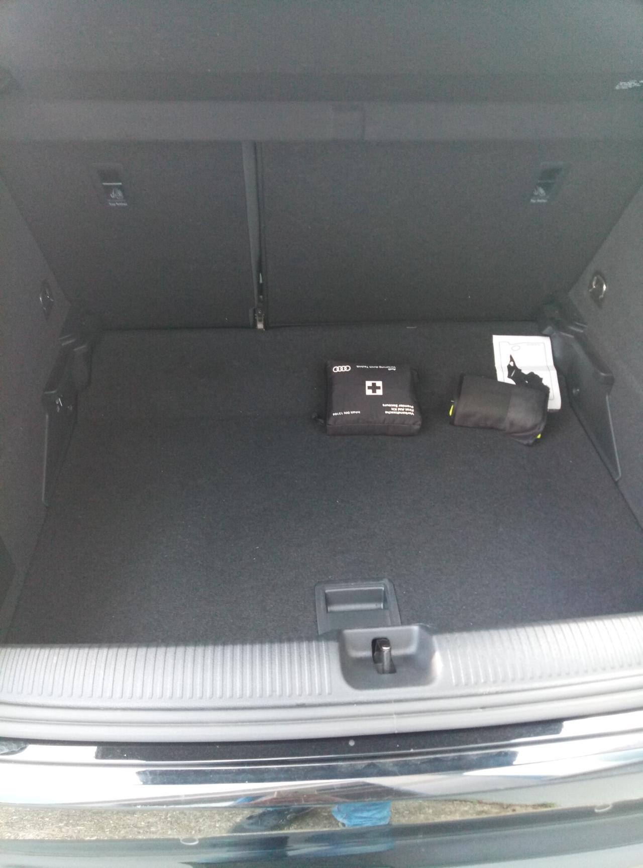 Audi Q2 30 TFSI Business Advanced