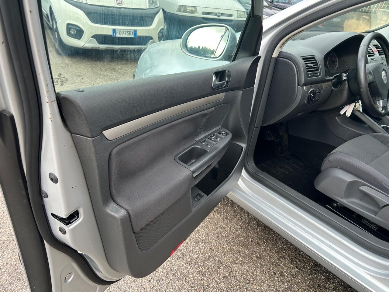Volkswagen Golf 1.6 Benzina 99000km