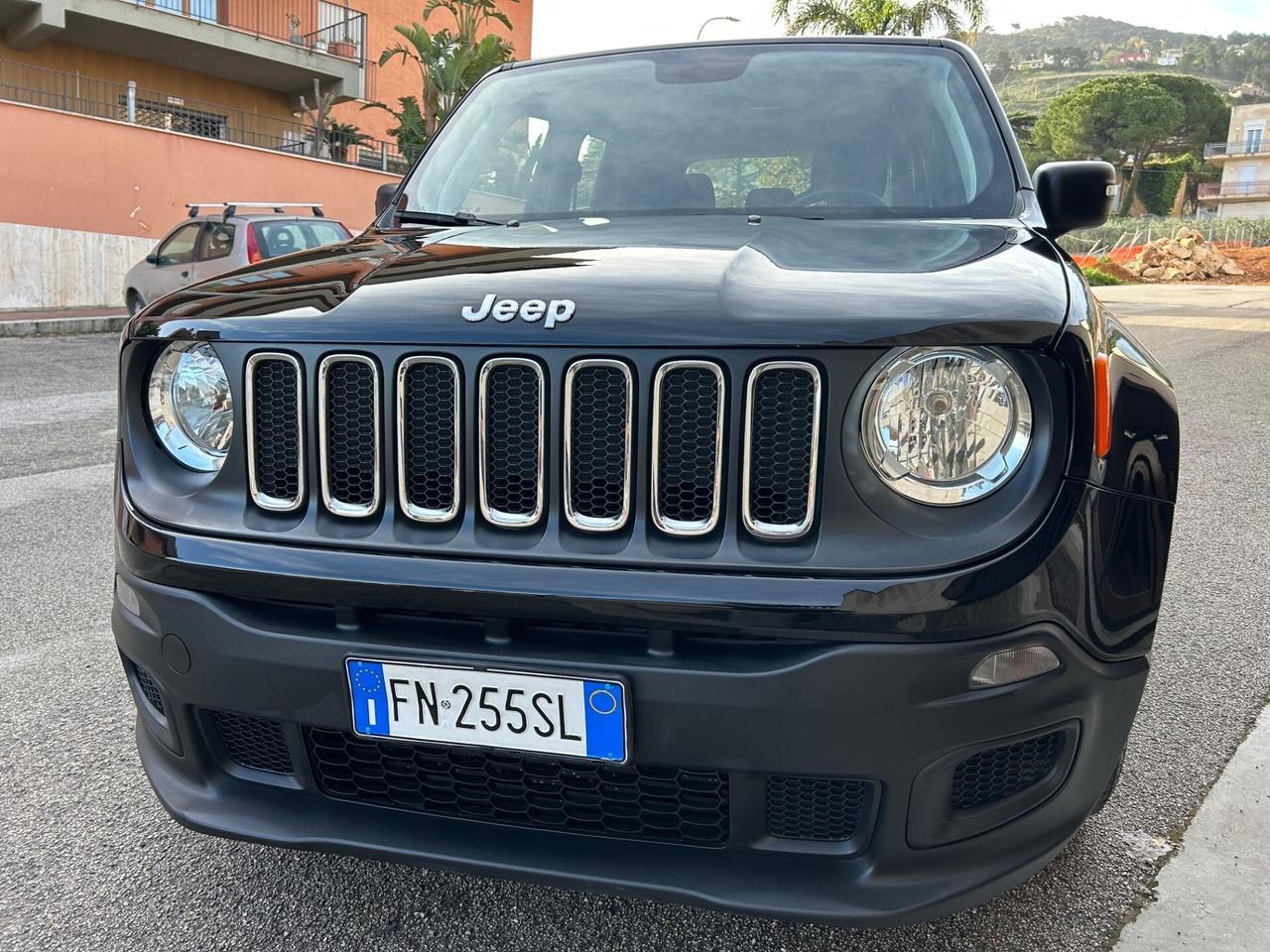 Jeep Renegade 1.6 Mjt Sport ideale per neo patenta