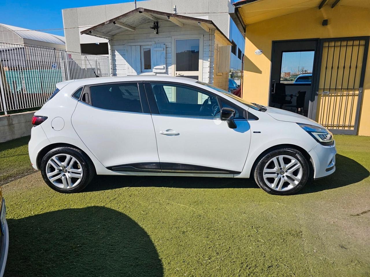 Renault Clio dCi 8V 90 CV 5 porte Duel2