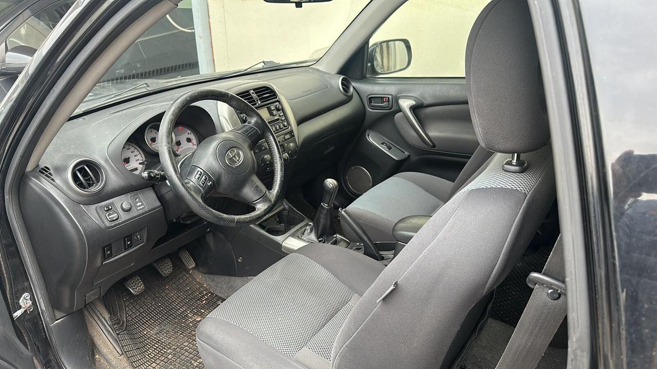 Toyota RAV 4 RAV4 2.0 Tdi D-4D cat 3 porte Sol