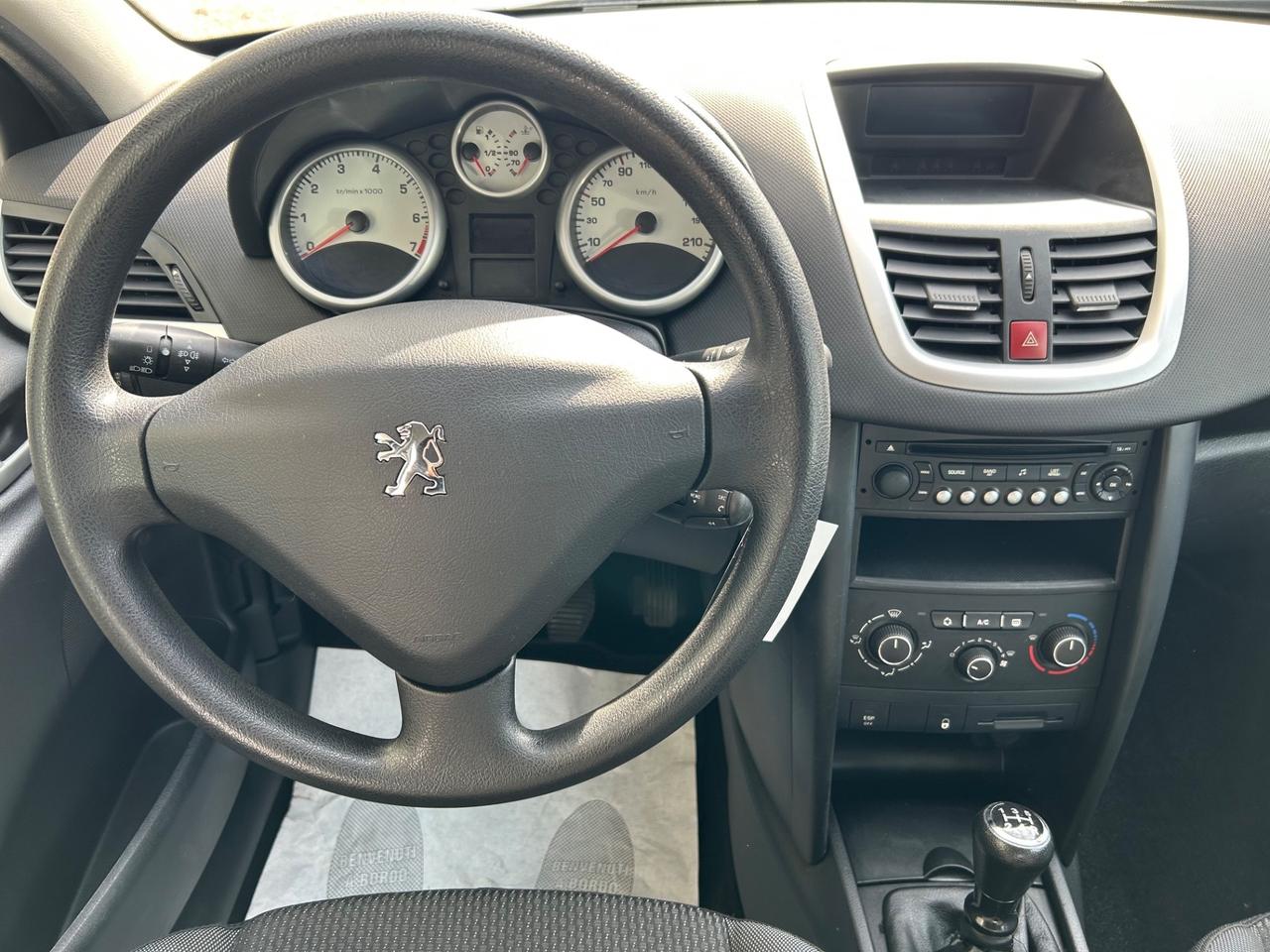 Peugeot 207 - 2011 1.4 8V 75CV 89.000 KM