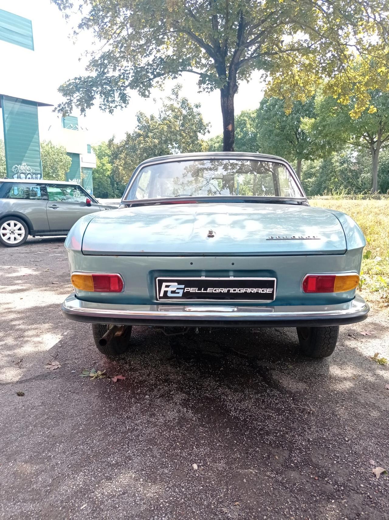 Peugeot 204 cabriolet con hard top