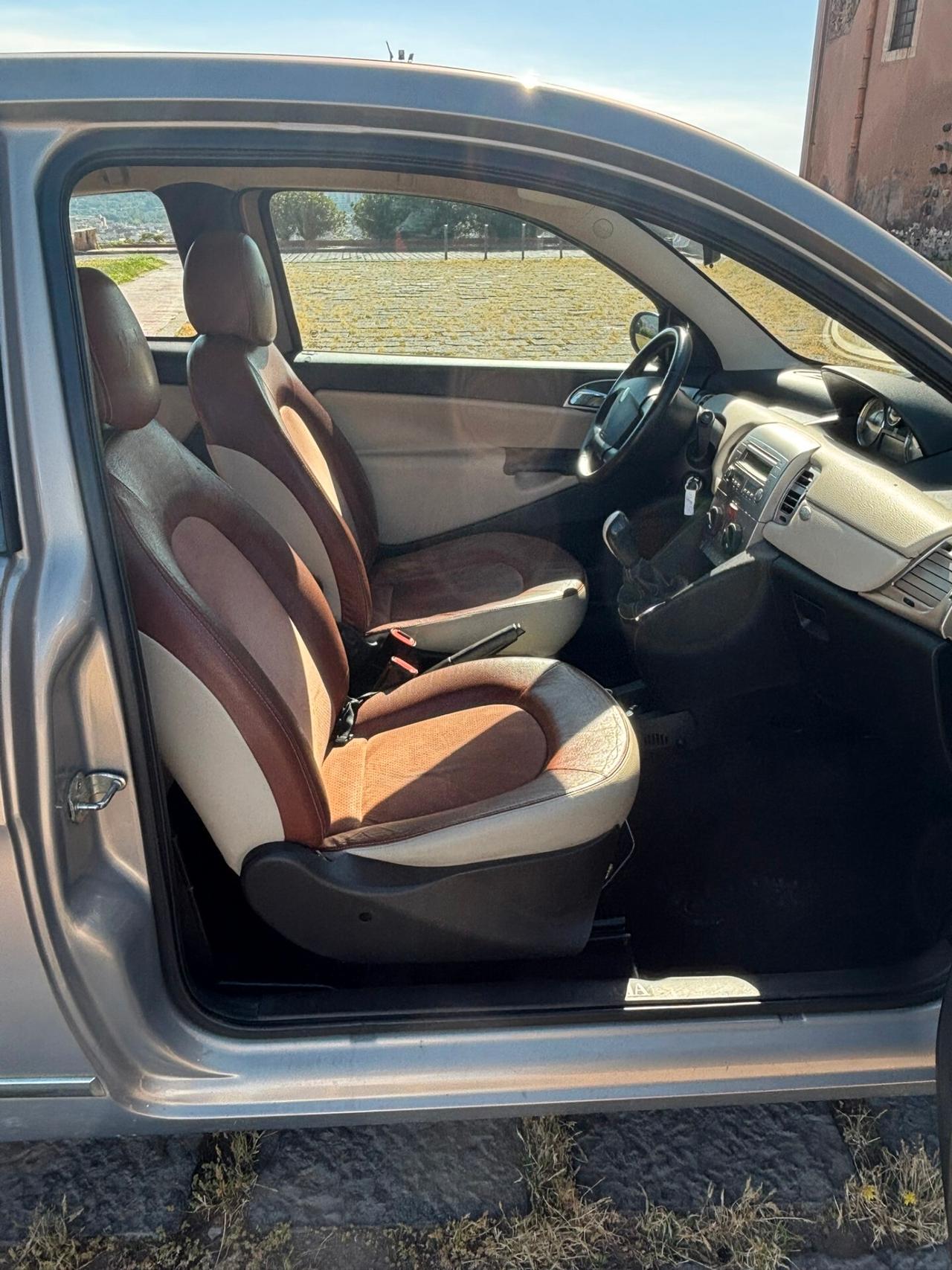 Lancia Ypsilon 1.3 MJT 75 CV Oro