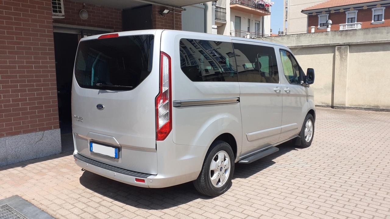 Ford Tourneo Custom Ford Tourneo Connect trasporto disabili pedana