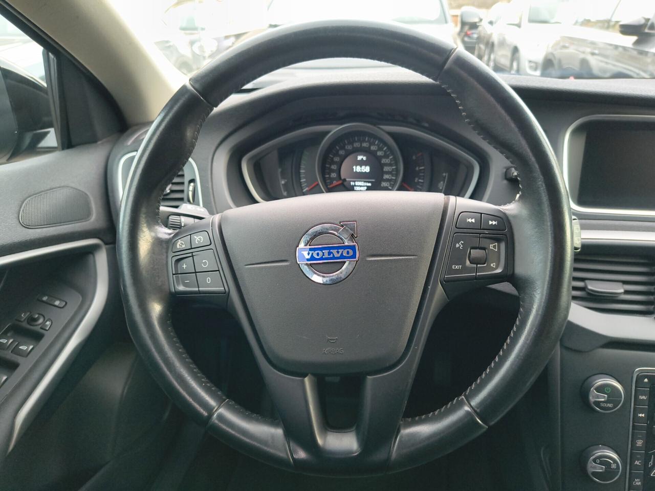 VOLVO V40 2.0 DIESEL SOLO 130.000 KM ANNO 2015