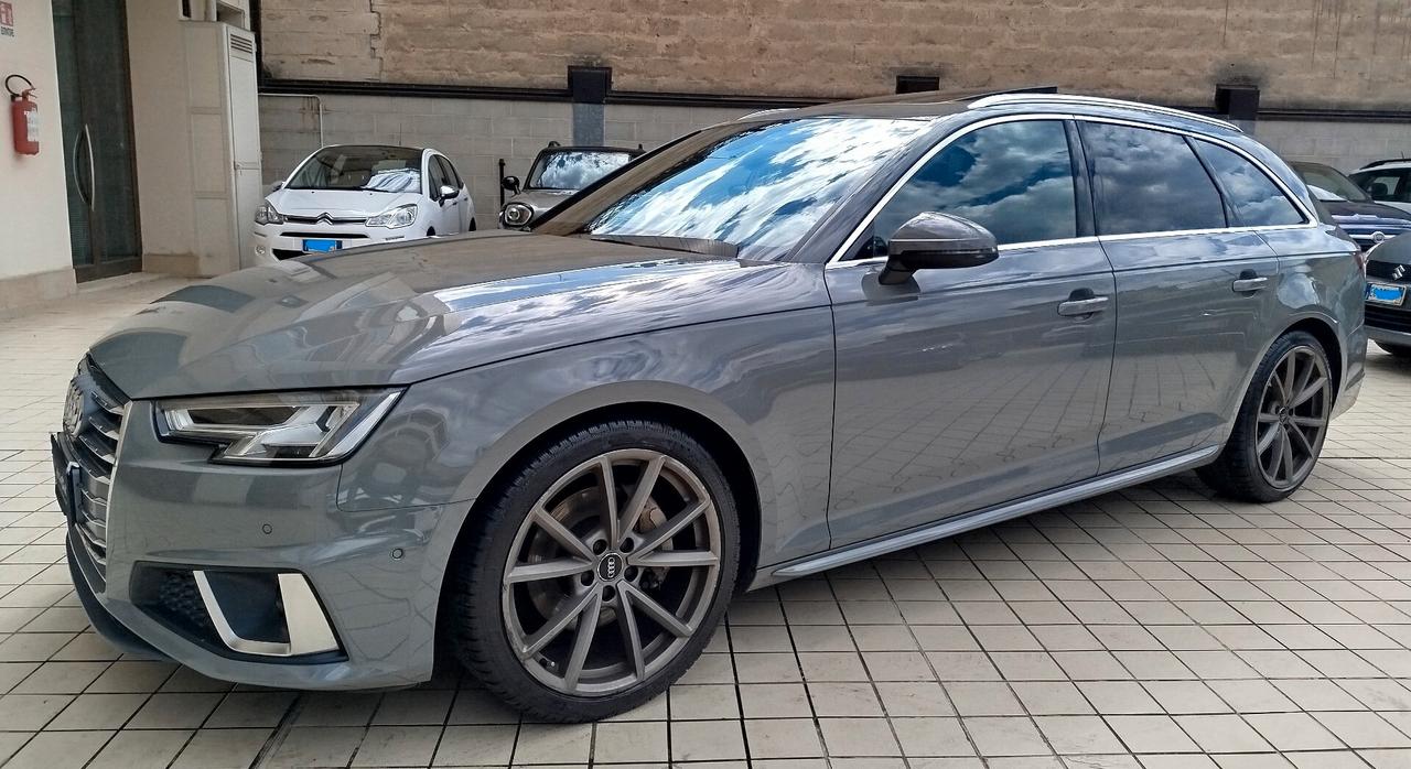 Audi A4 Avant 40 TDI quattro S tronic line edition
