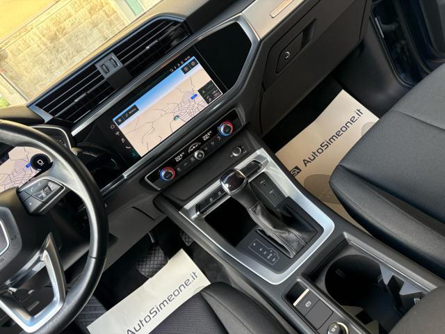 AUDI Q3 35 2.0 TDI S tronic Business COCKPIT