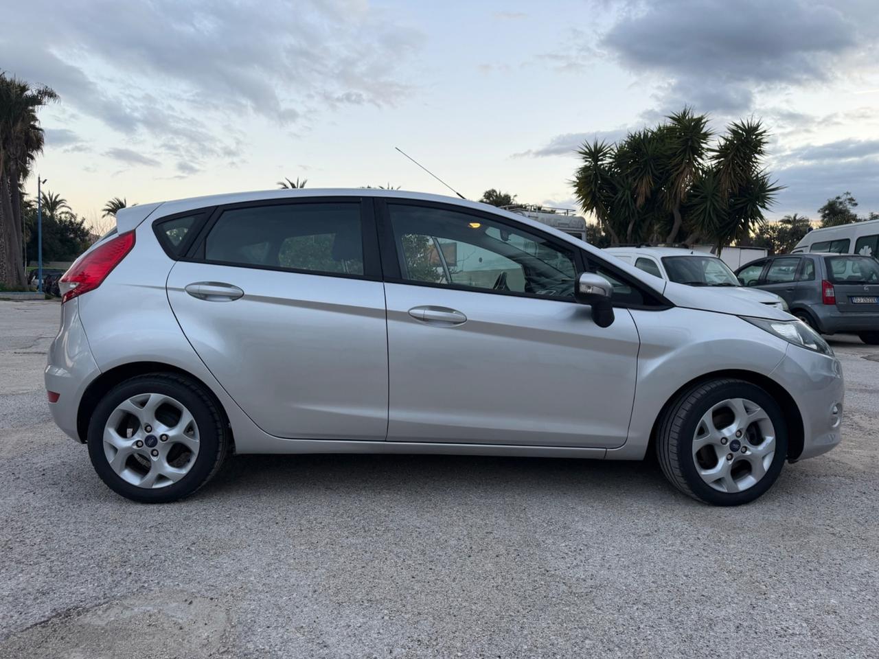 Ford Fiesta 1.4 TDCi 70CV 5 porte Titanium