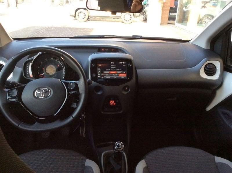 Toyota Aygo Aygo Connect 1.0 VVT-i 72 CV 5 porte x-play