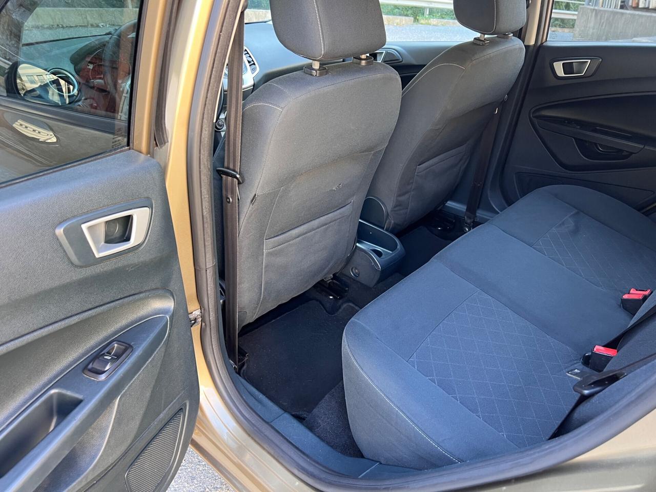 Ford Fiesta 1.4 TDCi 70CV 5 porte Titanium