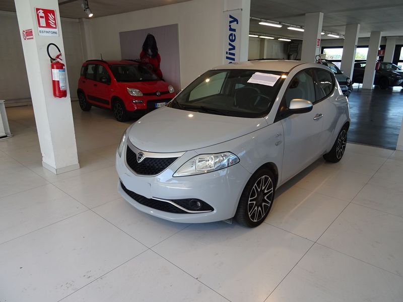 Lancia Ypsilon 1.2 69 CV 5 porte Mya