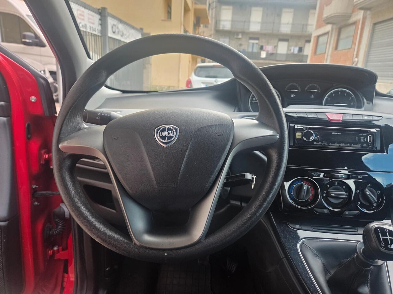 LANCIA YPSILON 1.2 BENZ 4 CILINDRI SOLI KM 66000 CERTIF