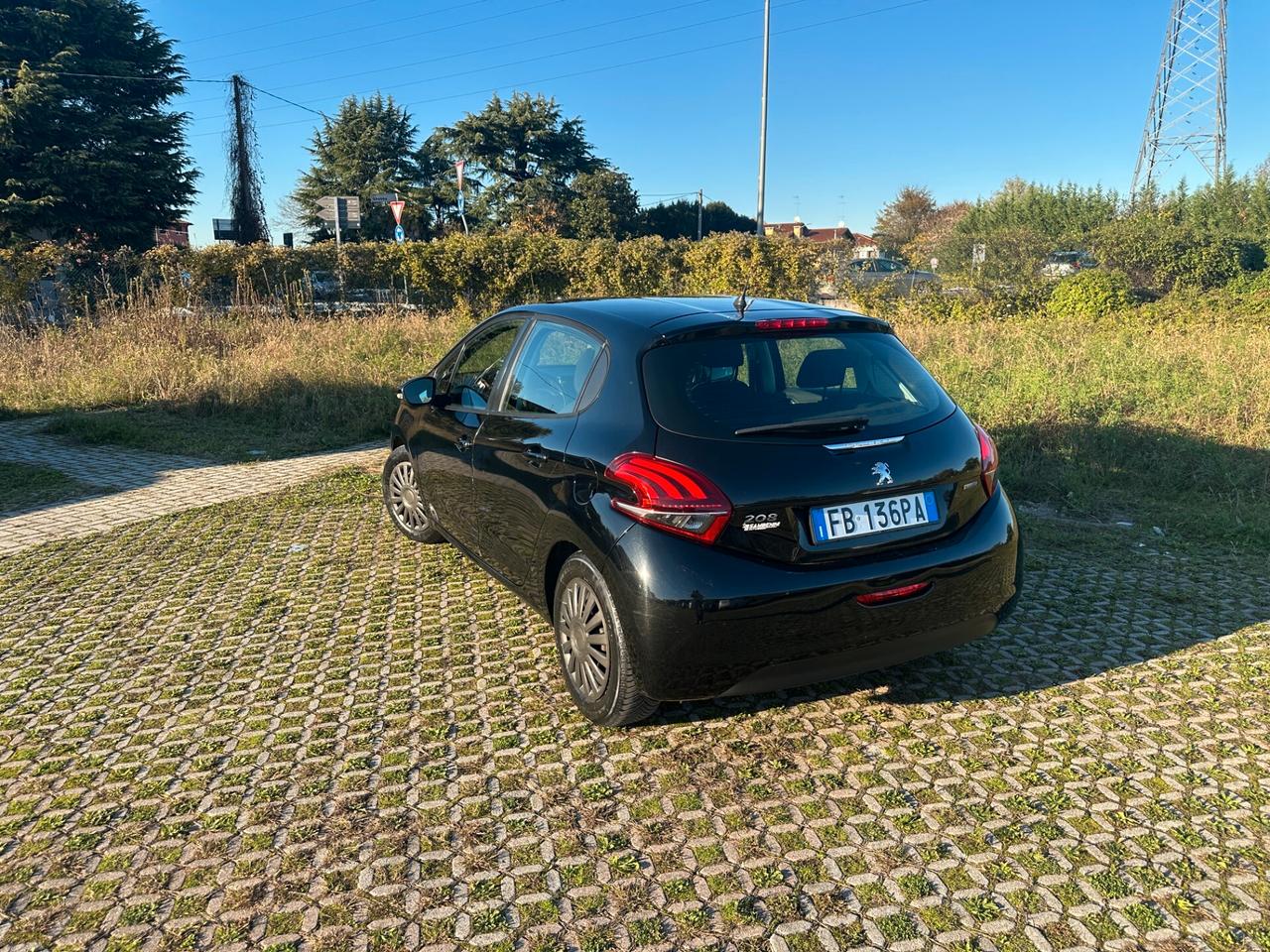 Peugeot 208 BlueHDi 75 5 porte Allure