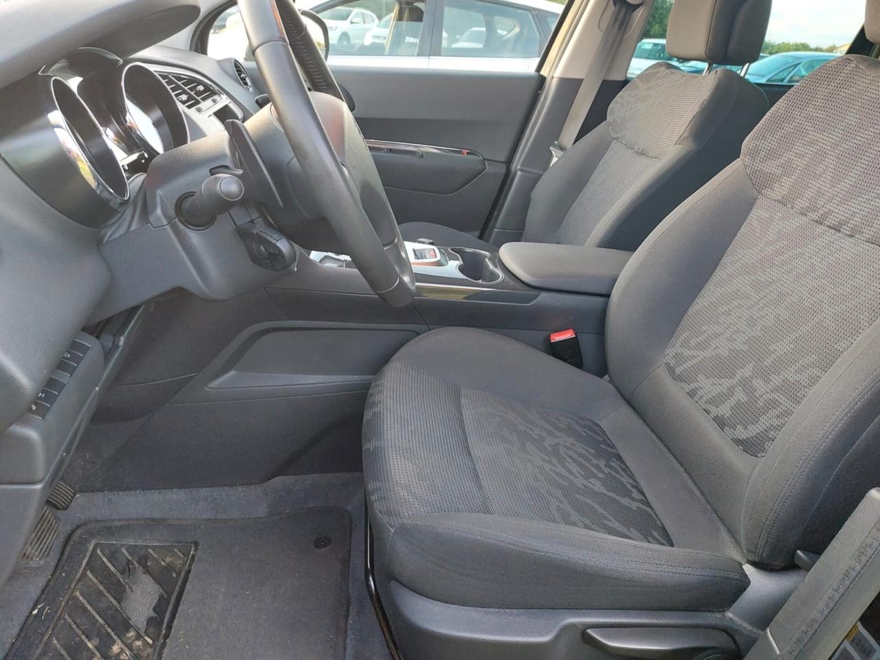 Peugeot 3008 1.6 e-HDi 115CV cambio robotizzato Stop&Start Allure