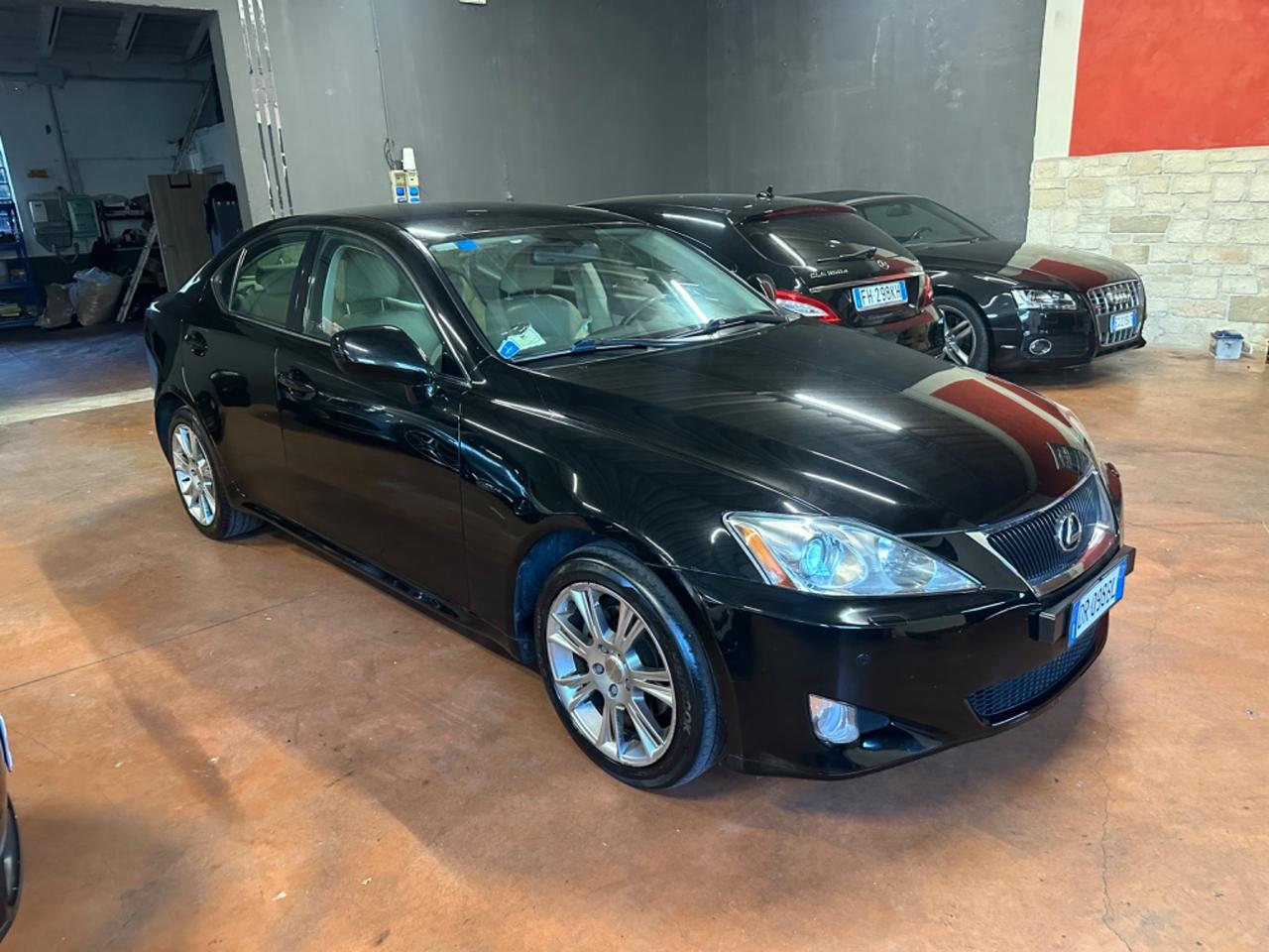 Lexus IS 220d MC Luxury