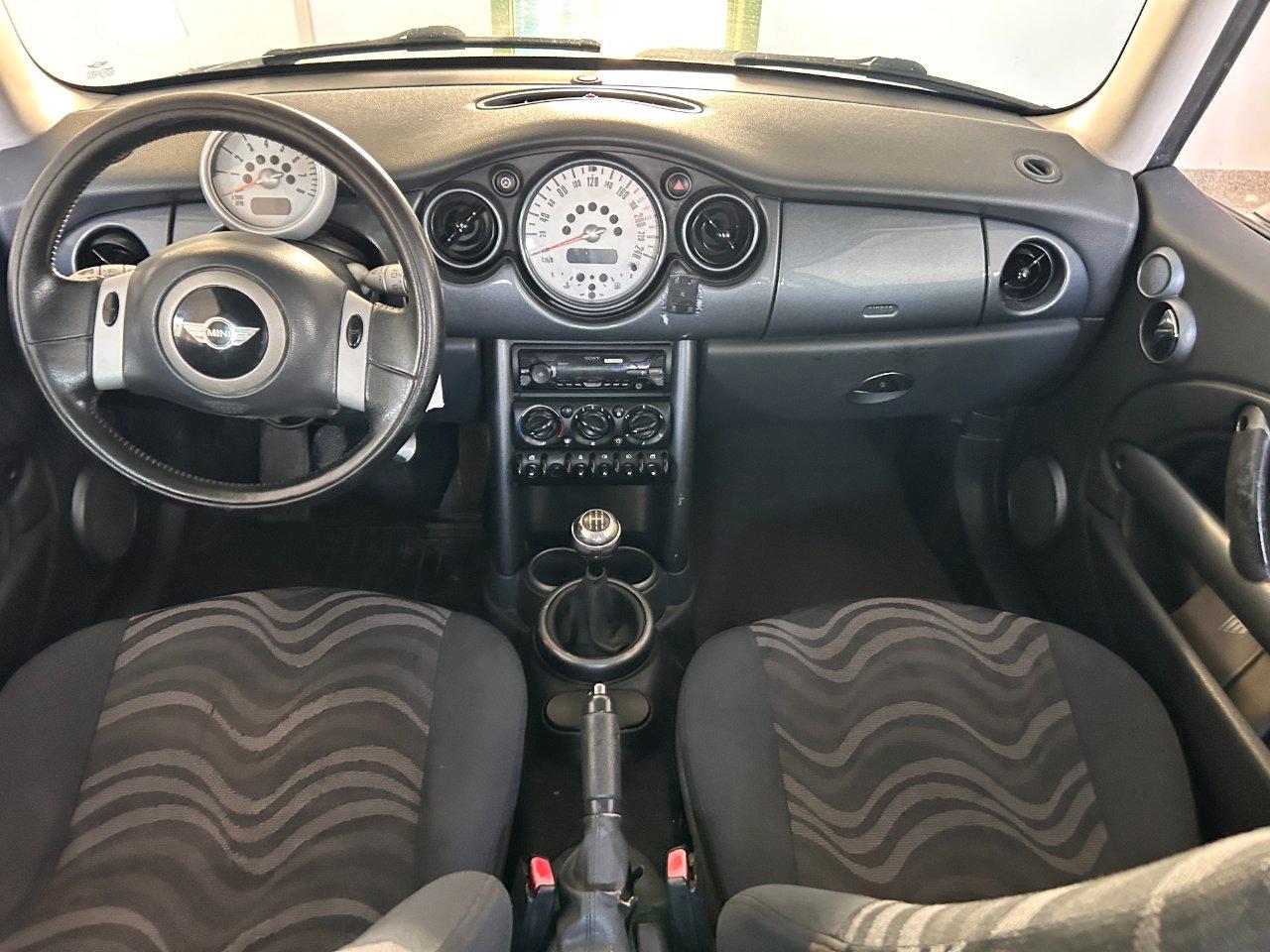 Mini 3 Porte One 1.6 c/clima
