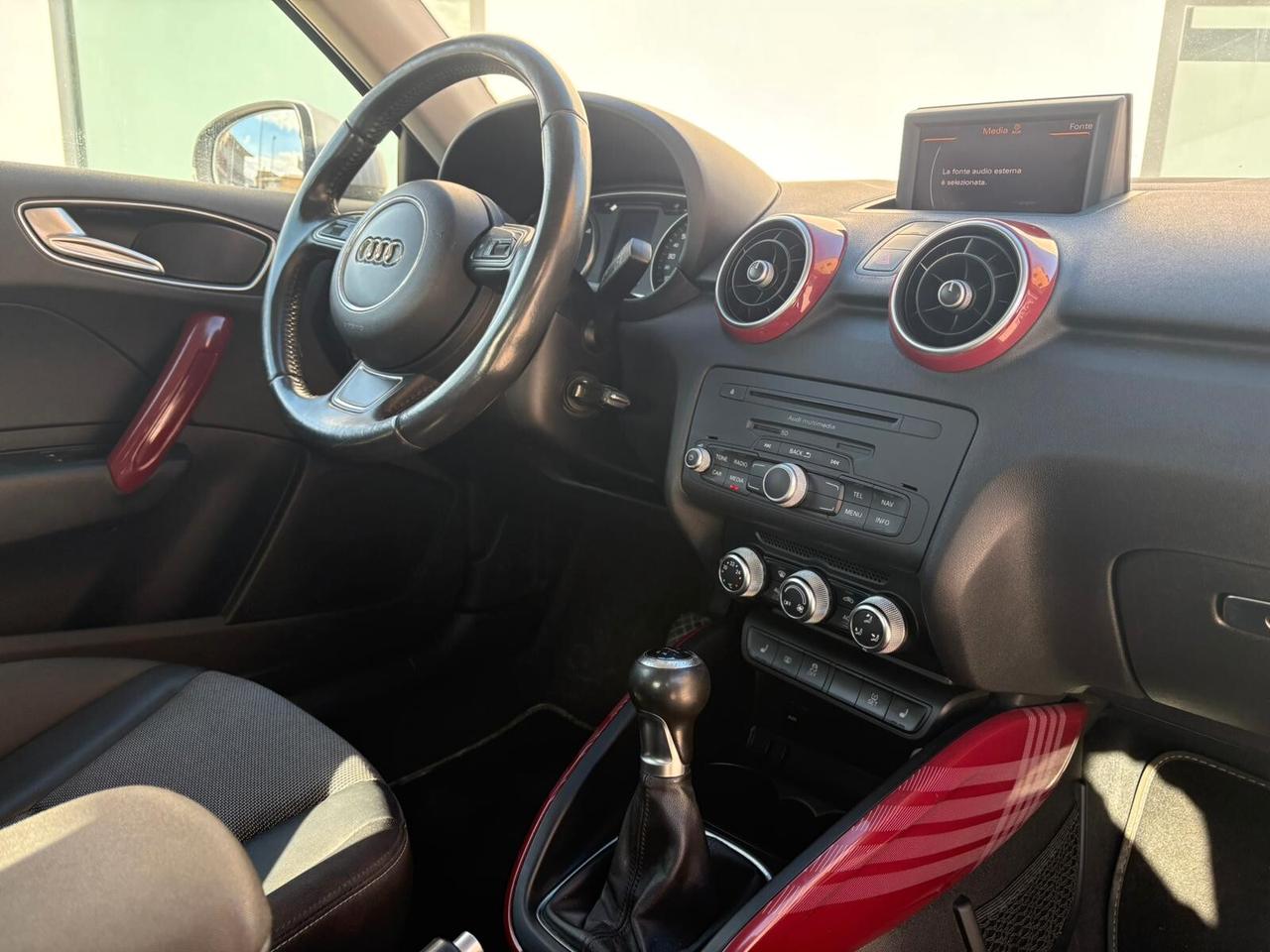 Audi A1 1.6 TDI 90CV S-LINE