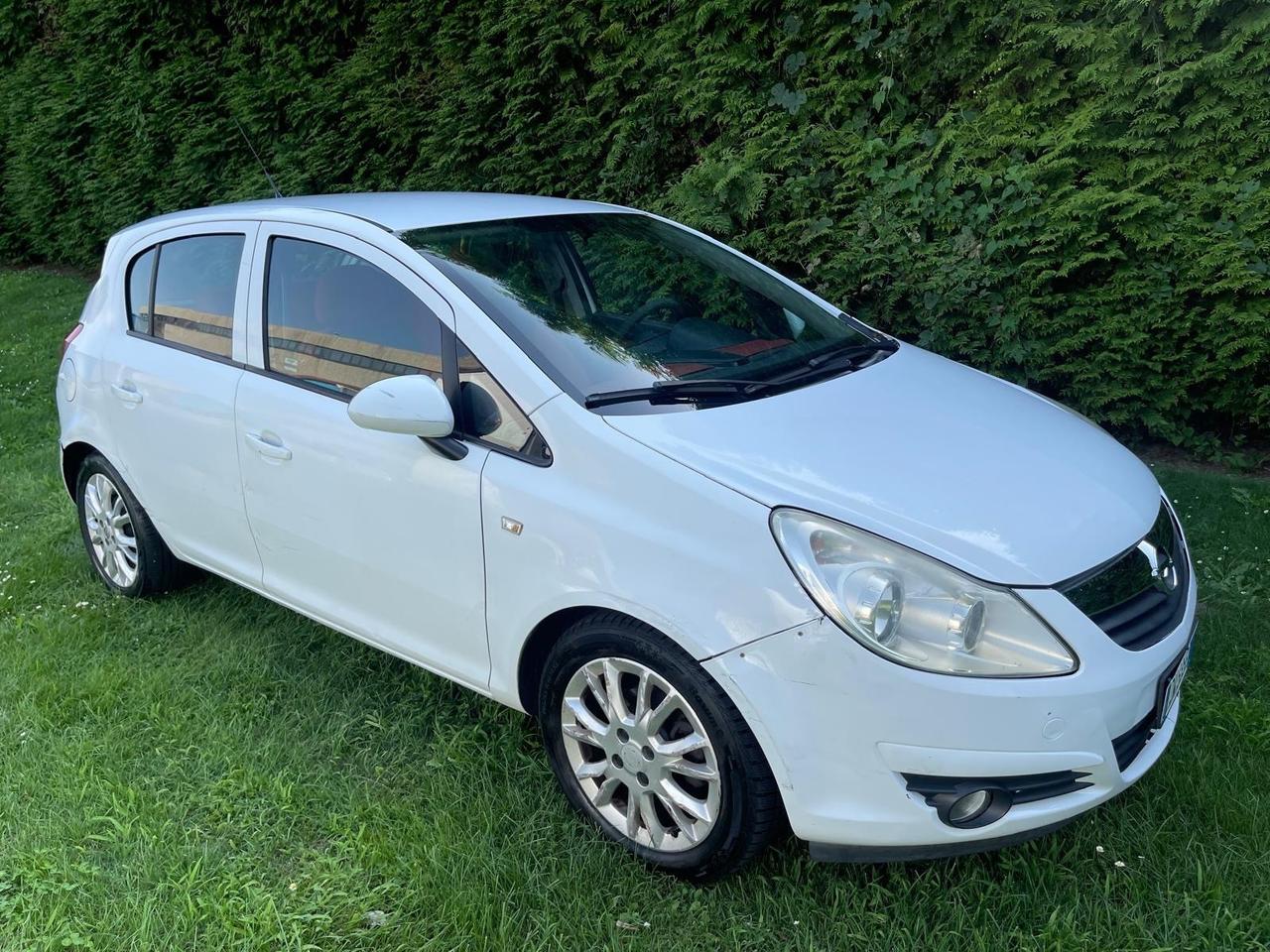 Opel Corsa 1.2 5 porte Club