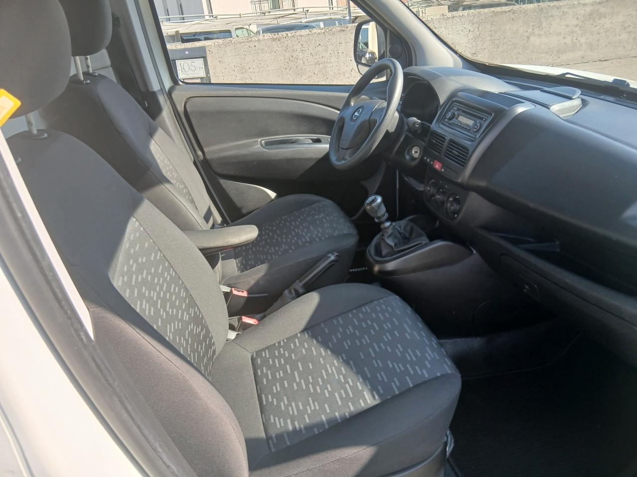 Opel Combo 1.6d pari al nuovo tuo ....IVA esposta tuo a €193 mese