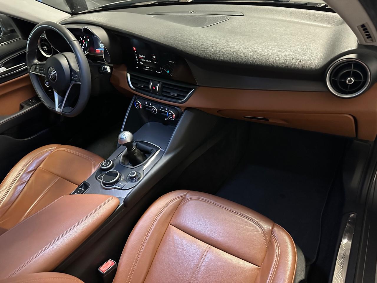 ALFA ROMEO GIULIA 2.2 T PELLE MARRONE 180CV UNIPRO