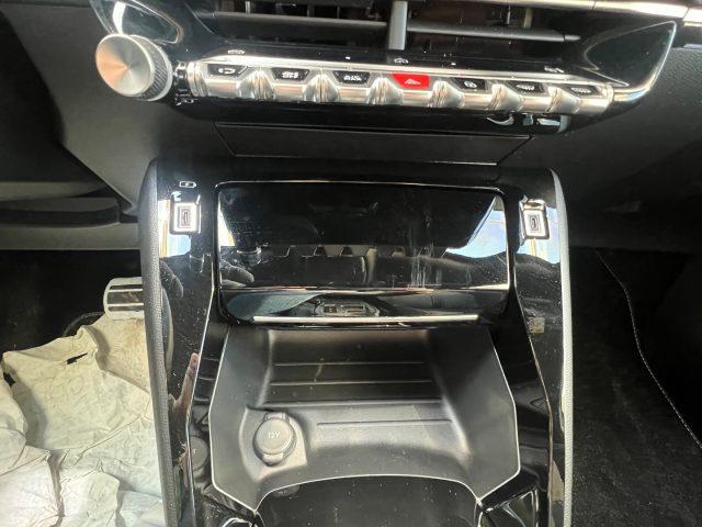 PEUGEOT 2008 Hybrid 145 e-DCS6 GT tua da ?299,00 mensili
